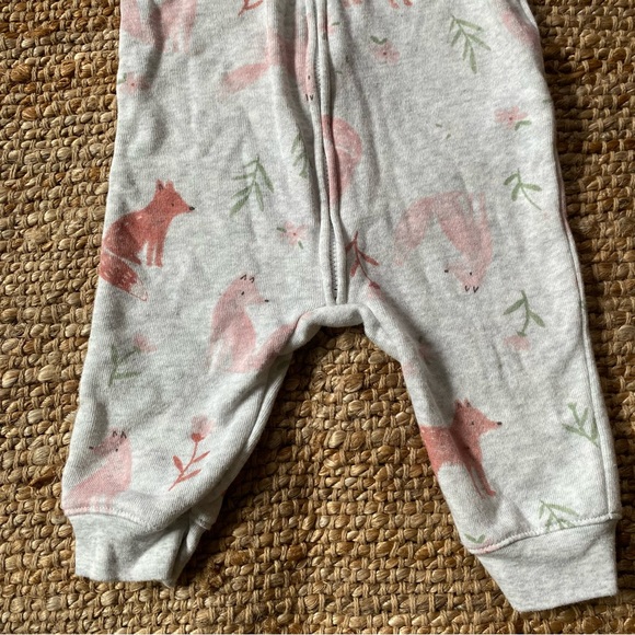Carter’s Fox Hooded Onesie - 6 Month - Picture 2 of 8